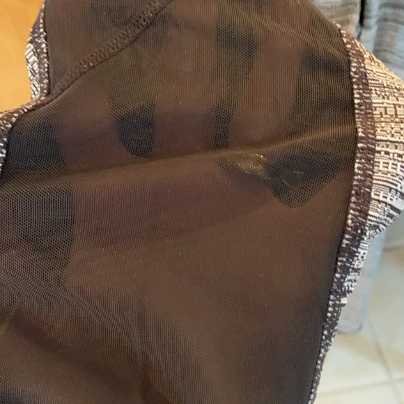 Woman’s Athleta gym pants - Picture 4 of 4